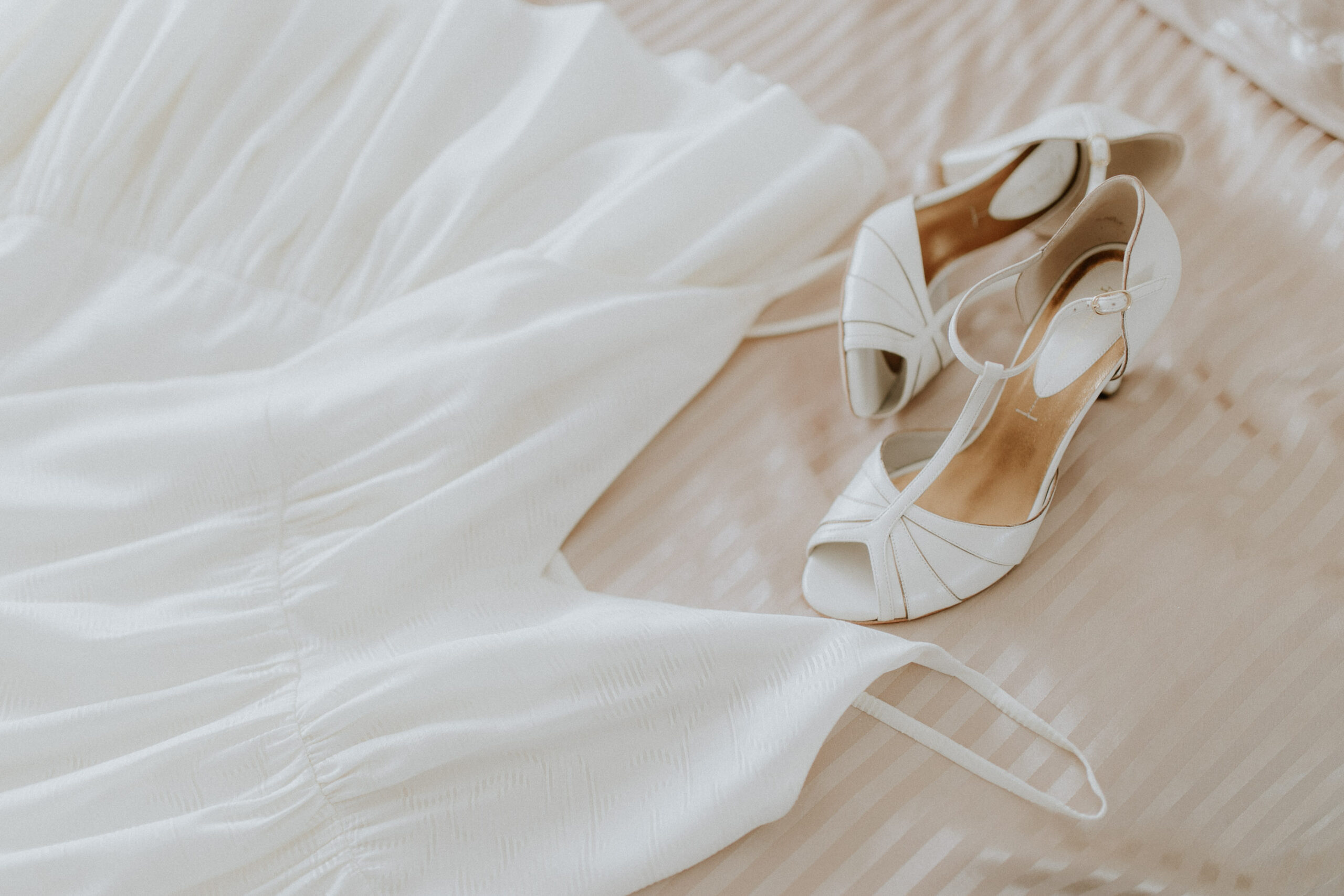 Karine Britto | Fotografia Minimalista | Casamentos Diurnos & Mini Weddings